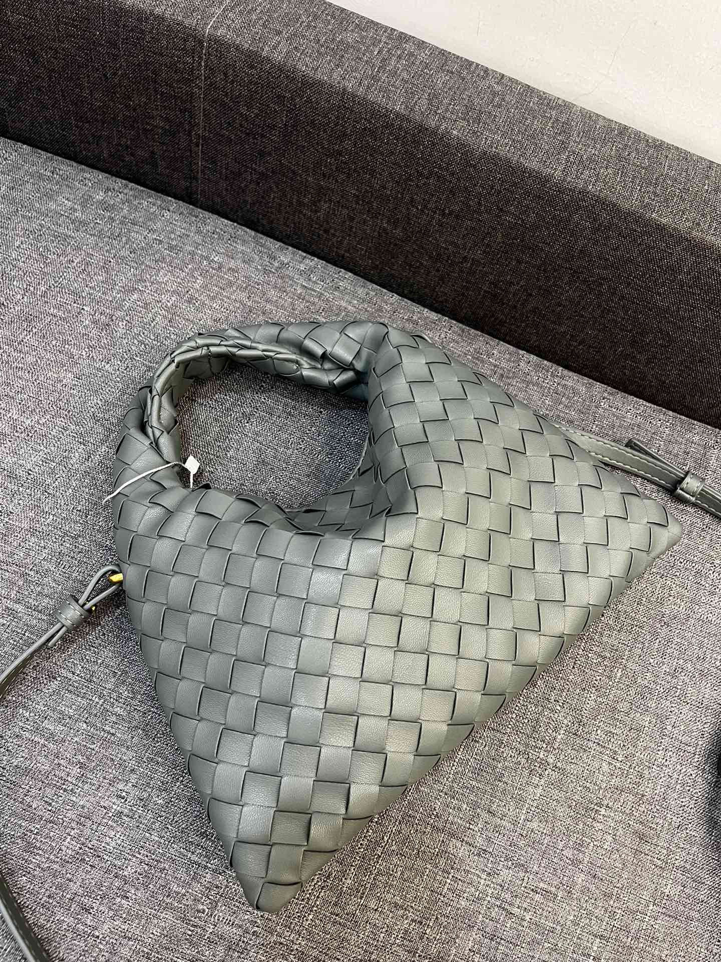 Bottega Veneta HO Shoulder Bags 28*17cm
