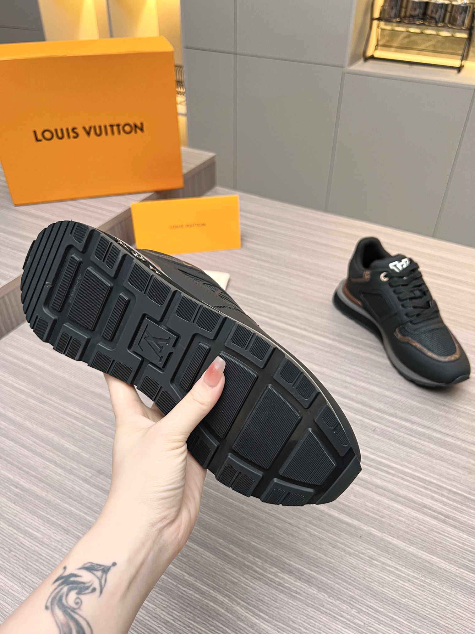 Louis Vuitton 2024ss Runaway Sneaker Size 40-46