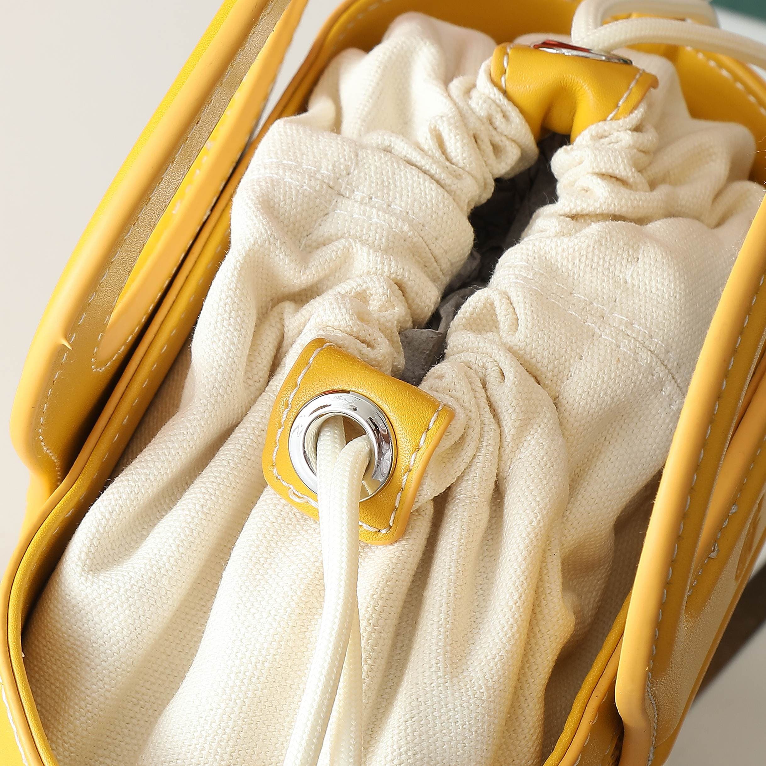 Goyard Beluga Shoulder Bags Size 23*18.5*8cm