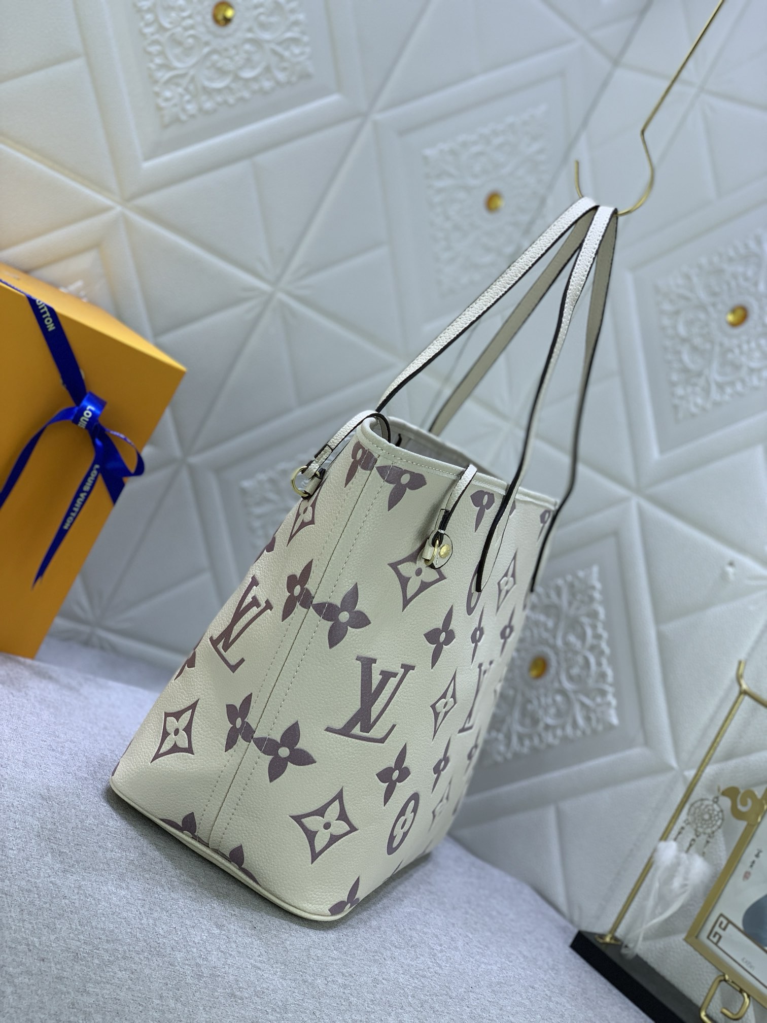 Louis Vuitton Shopping Bags 32*29*17cm