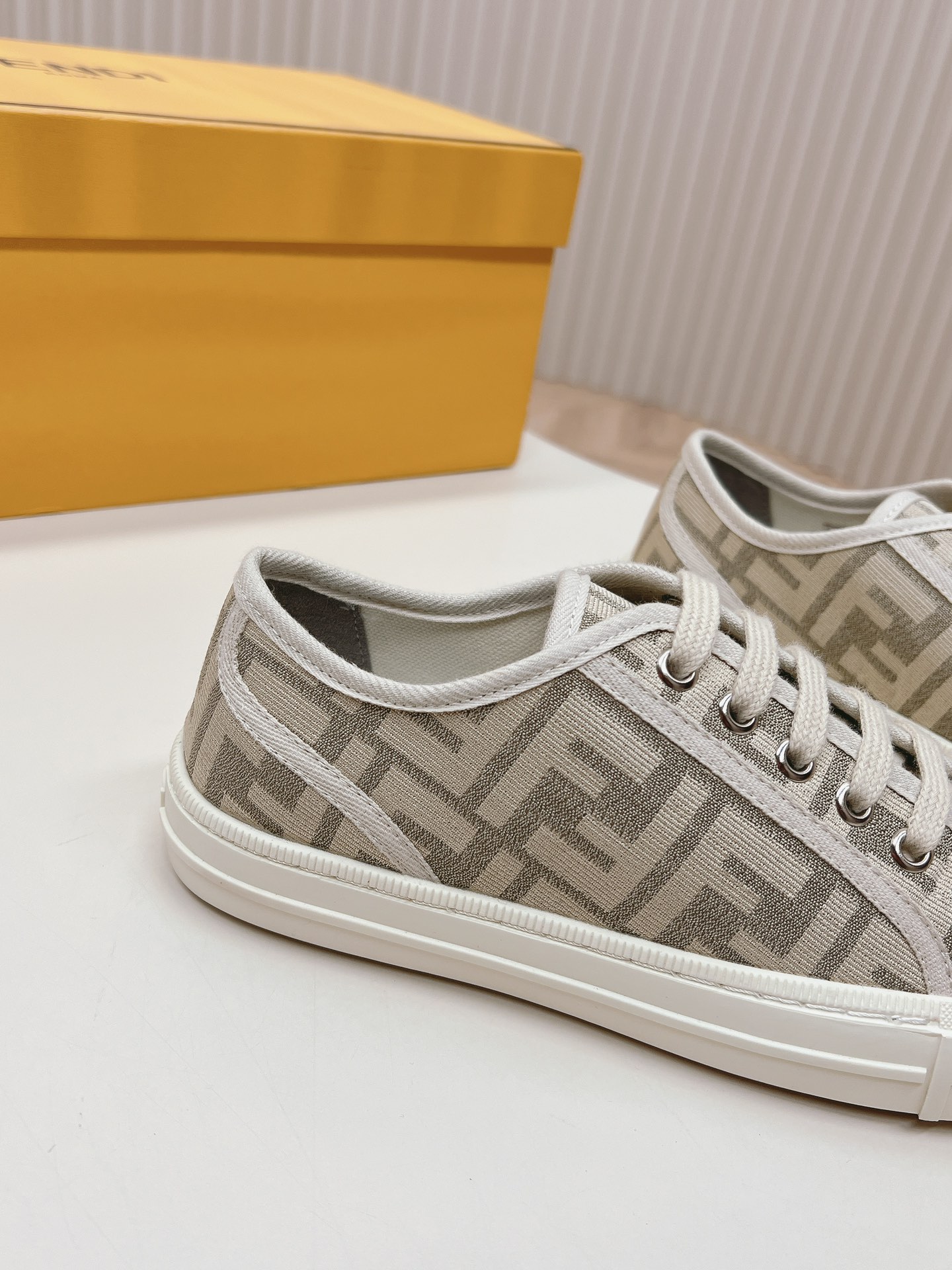 Fendi 2024ss New arrival Sneaker Size 36-40