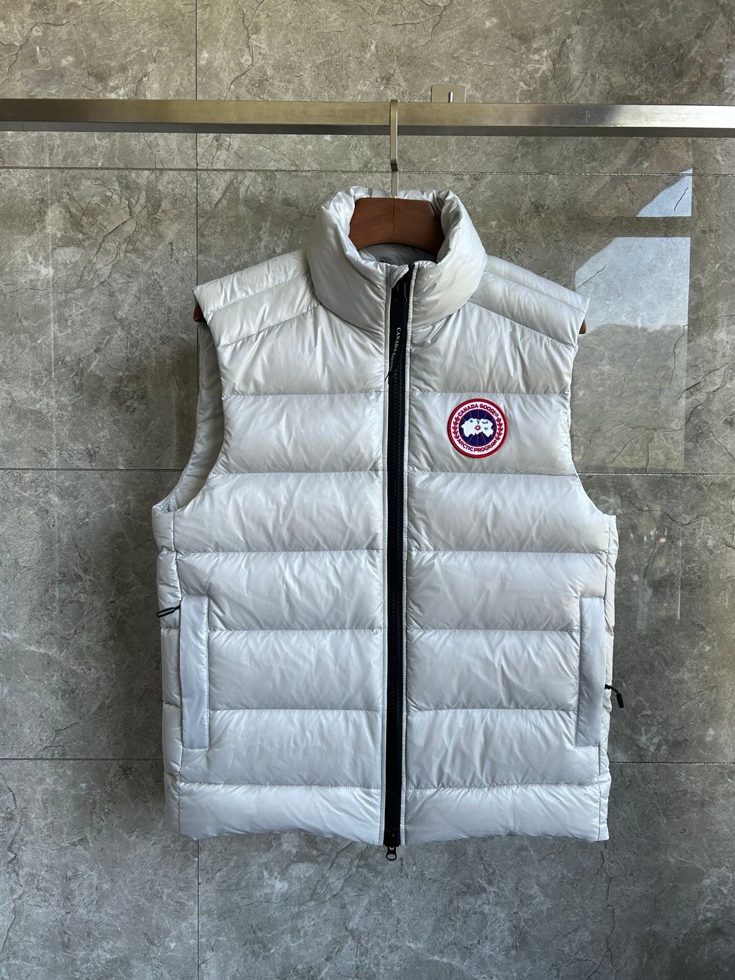 Canada Goose E2229 Crofton Vest-WD Men Winter Vest Size S-XXL
