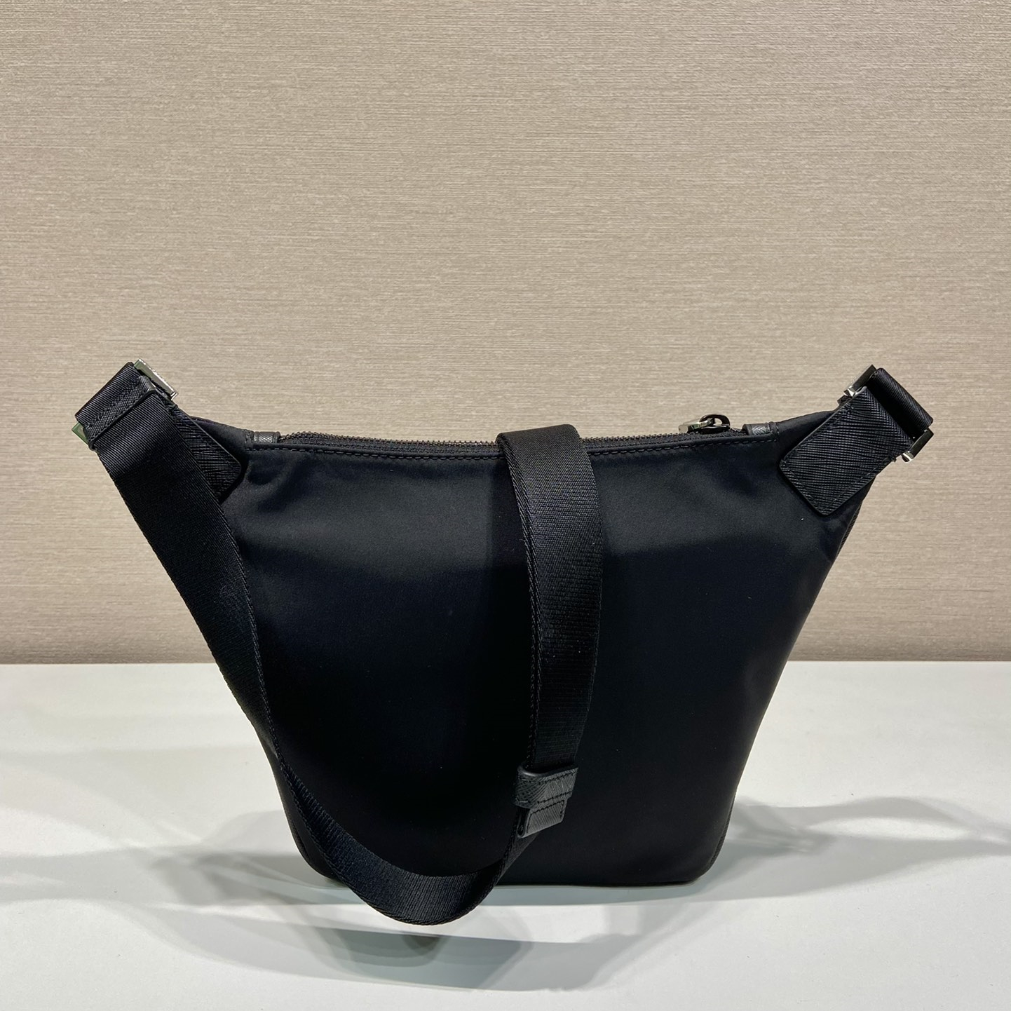 Prada 2VH160 Re-Nylon and Saffiano Leather Shoulder Bags Size 20*16*2.5cm