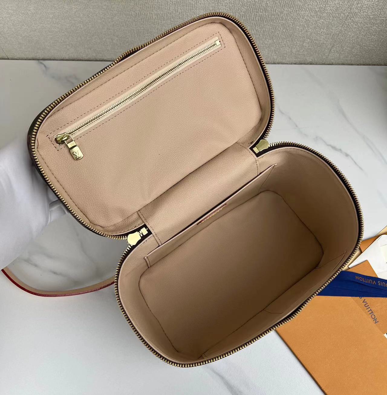 Louis Vuitton M42265 Women Shoulder Bags 24*18*14.5cm