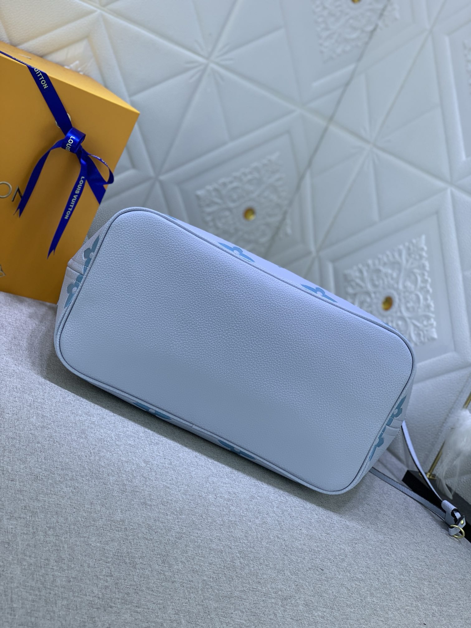 Louis Vuitton Shopping Bags 32*29*17cm