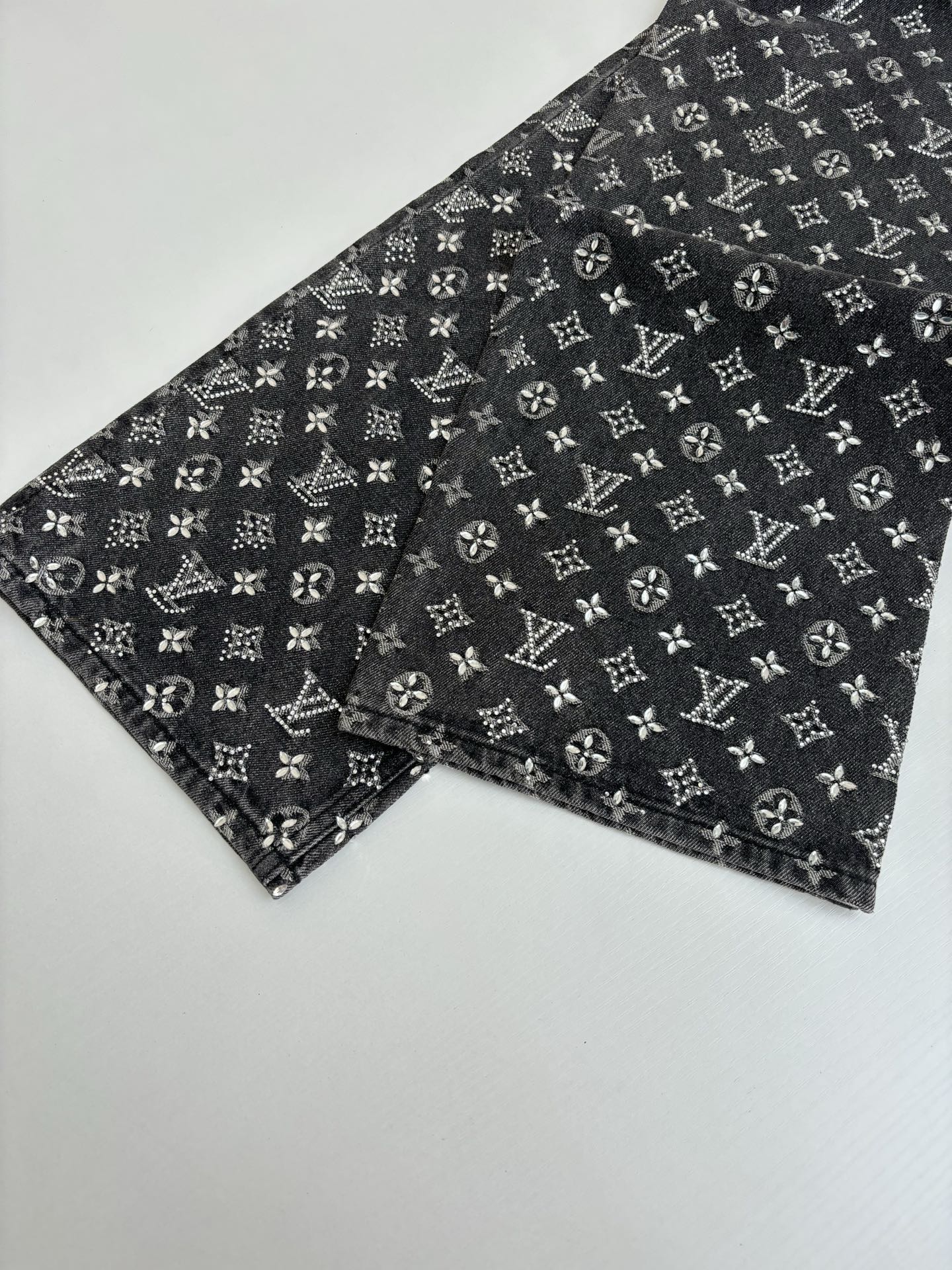 Louis Vuitton Monogram Pants Jeans Size S-XL