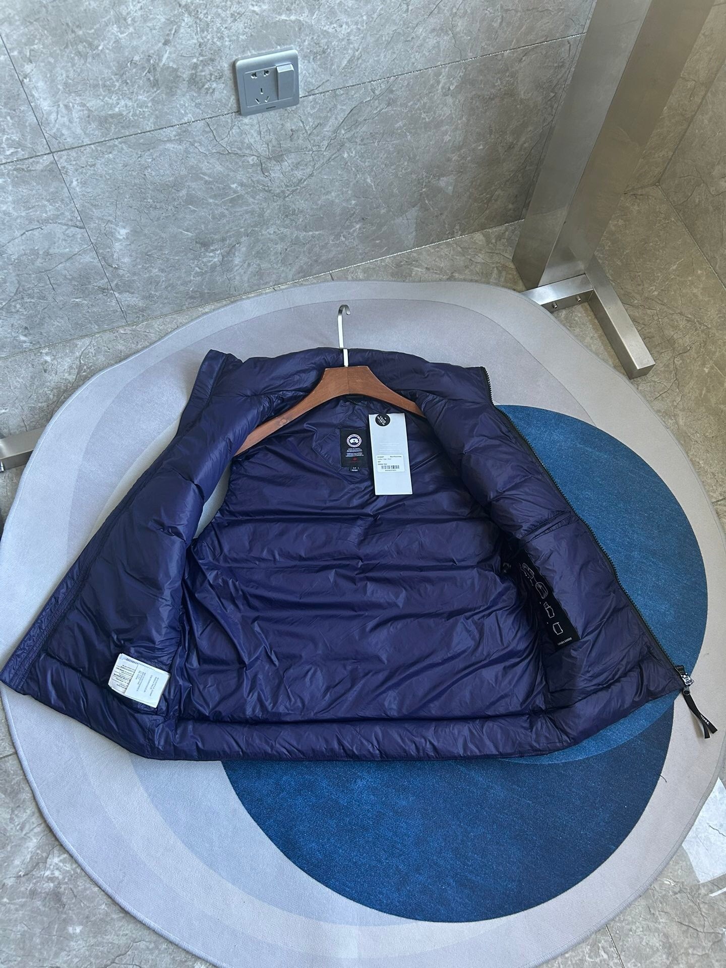 Canada Goose E2229 Crofton Vest-WD Men Winter Vest Size S-XXL