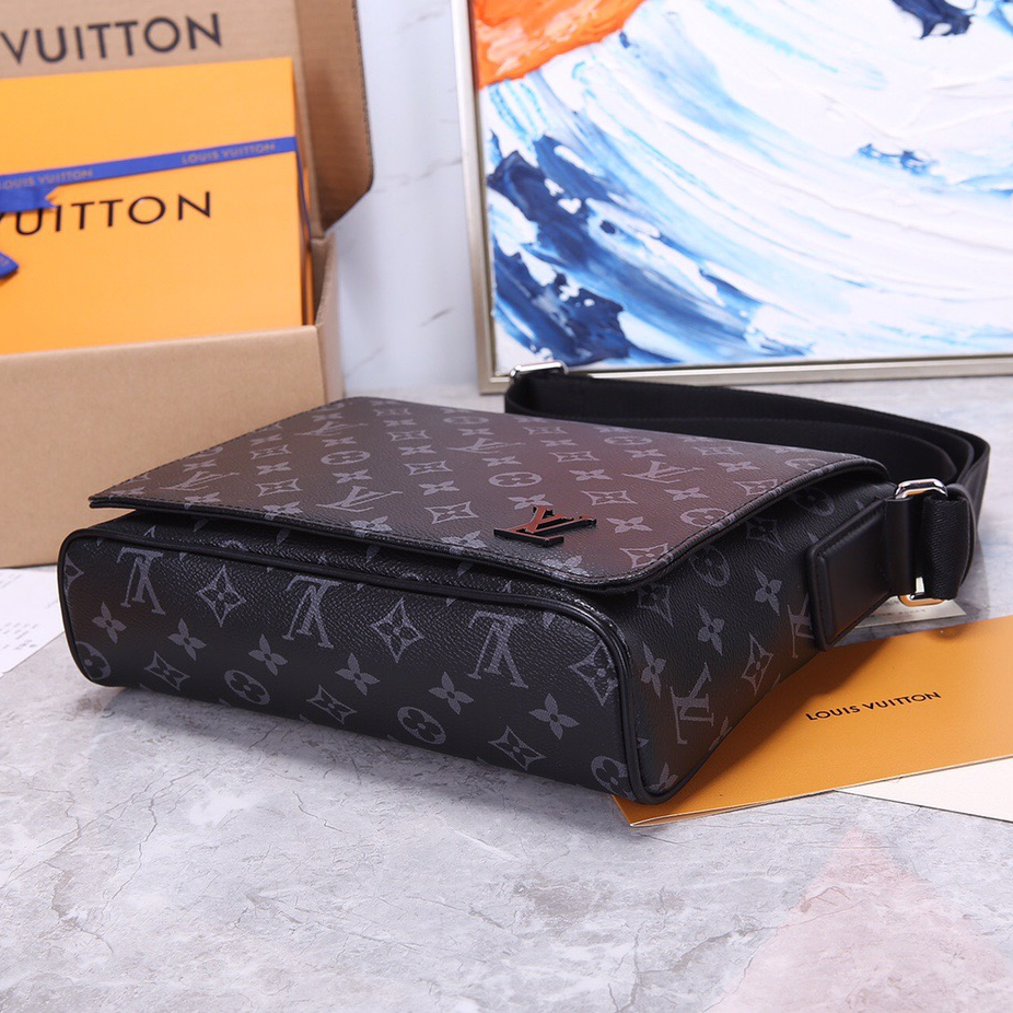 Louis Vuitton M46255 District Men Bags Size 26*20*7cm