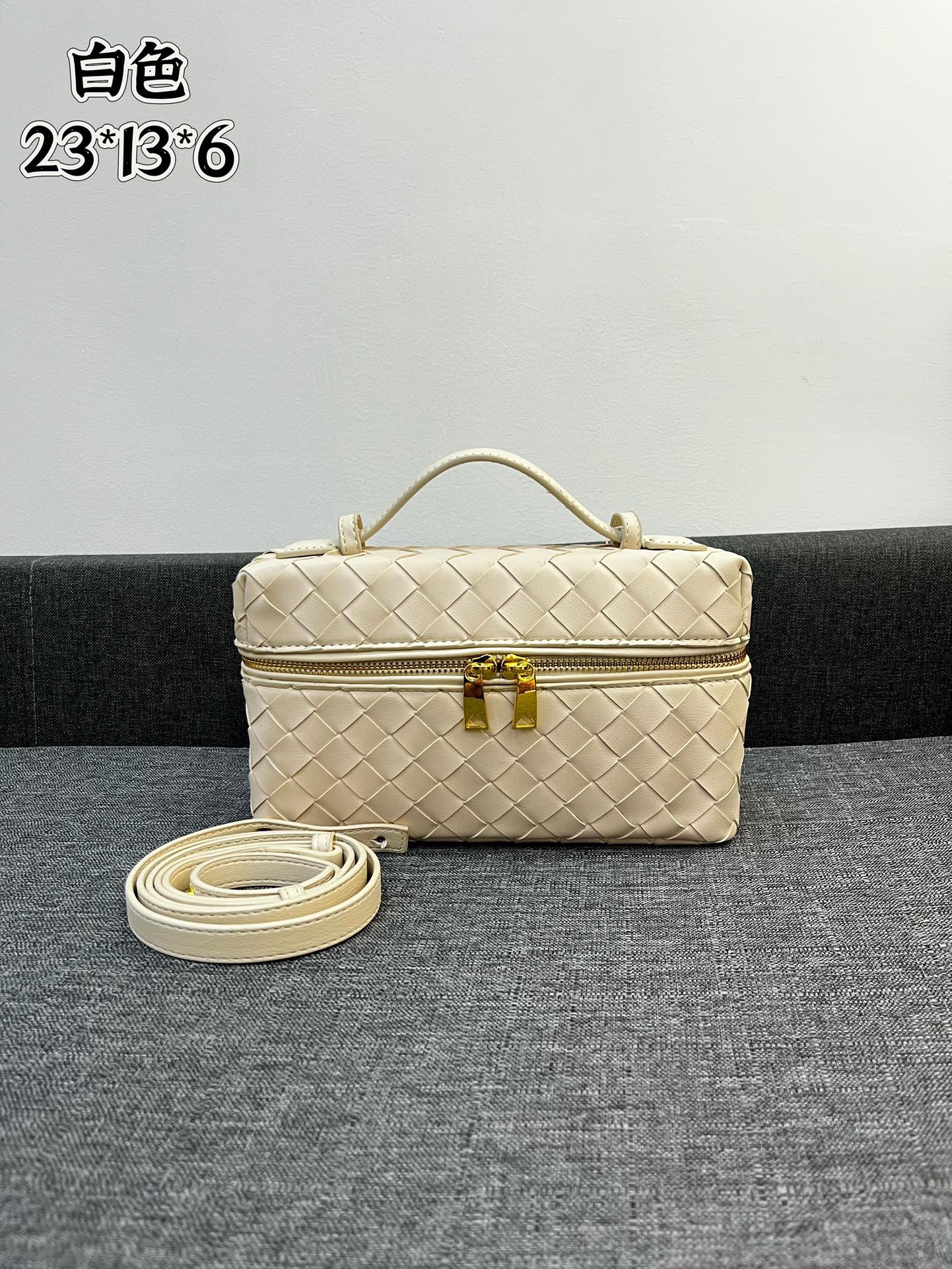 Bottega Veneta Vanity Case Shoulder Bags 24*13*6cm