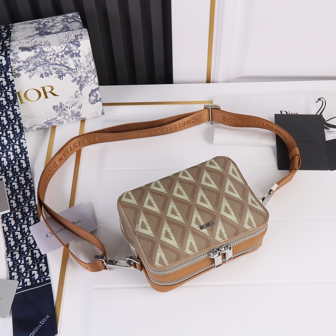 Dior 2022SS Oblique Men Shoulder Bags 17*12*6cm