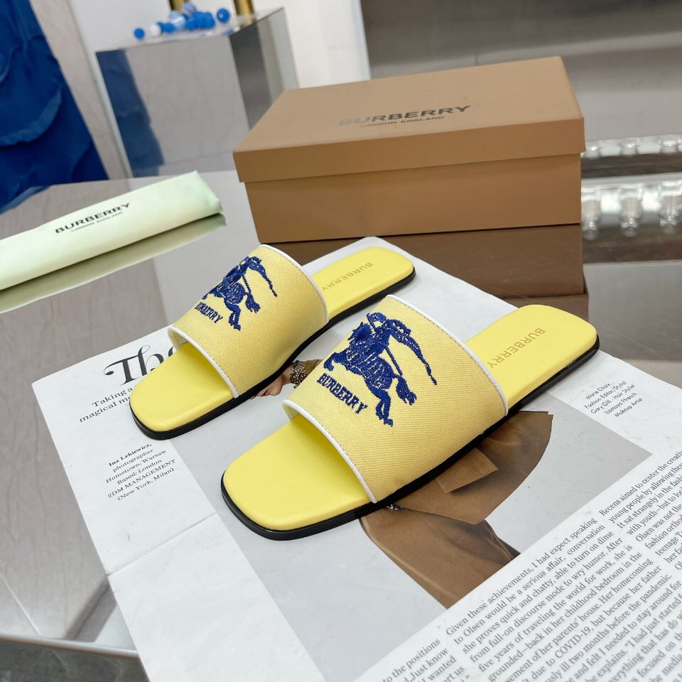 Burberry Women Slippers Size 36-41