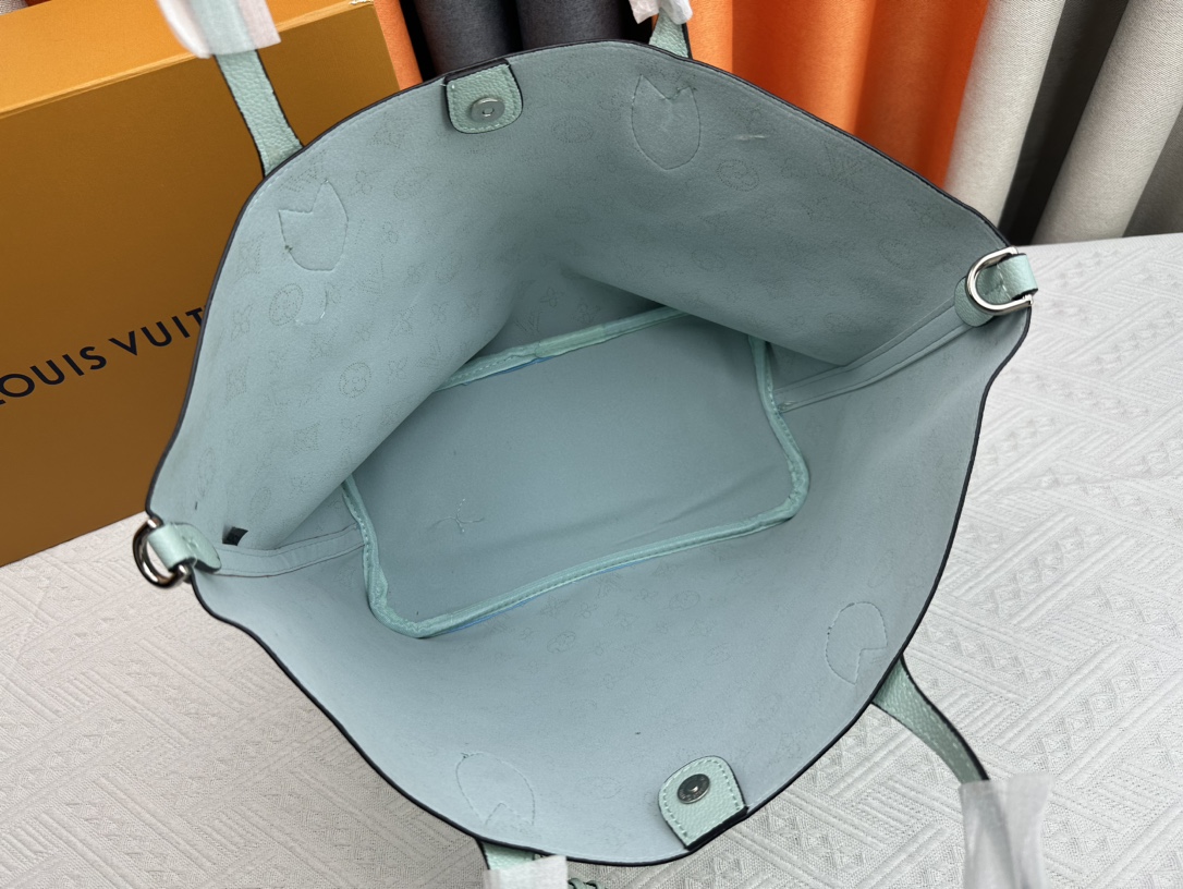 Louis Vuitton Blossom Women Handbag 30*27.5*16cm