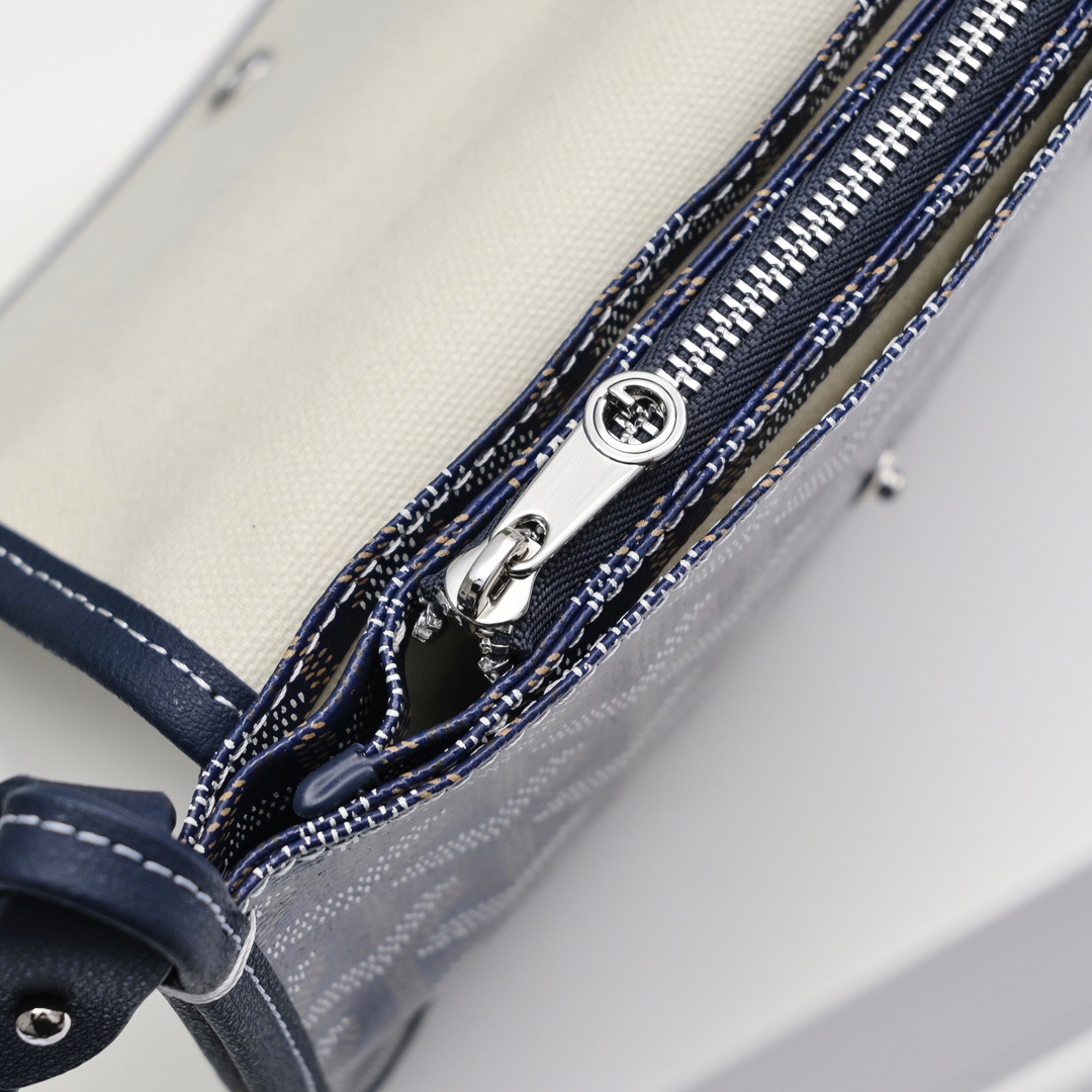 Goyard Shoulder Bags Size 20.5*14*2cm