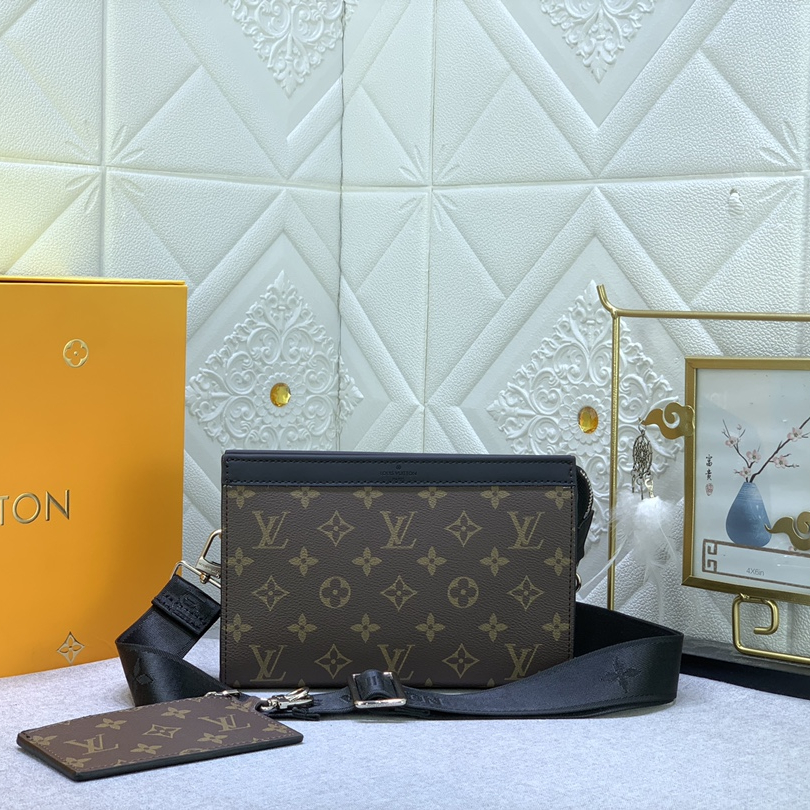 Louis Vuitton M81124 Alpha Wearable Shoulder Bags Size 18*11*6cm