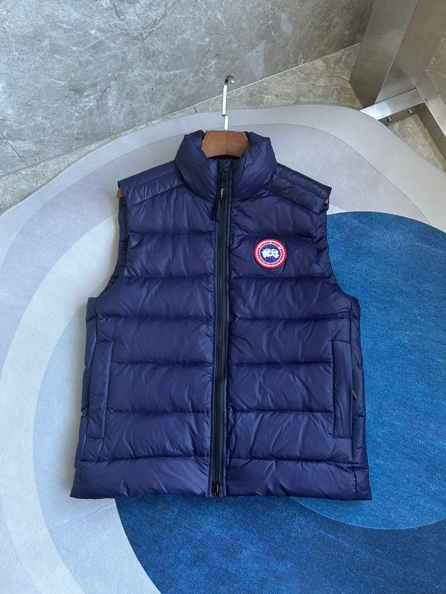 Canada Goose E2229 Crofton Vest-WD Men Winter Vest Size S-XXL
