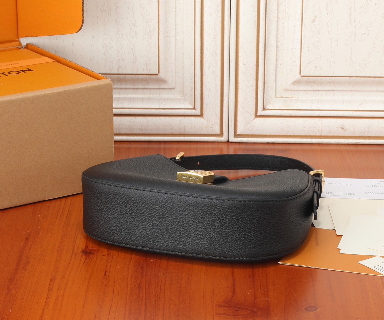 Louis Vuitton M24611 Low Key Shoulder Bag Size 26*18*7cm