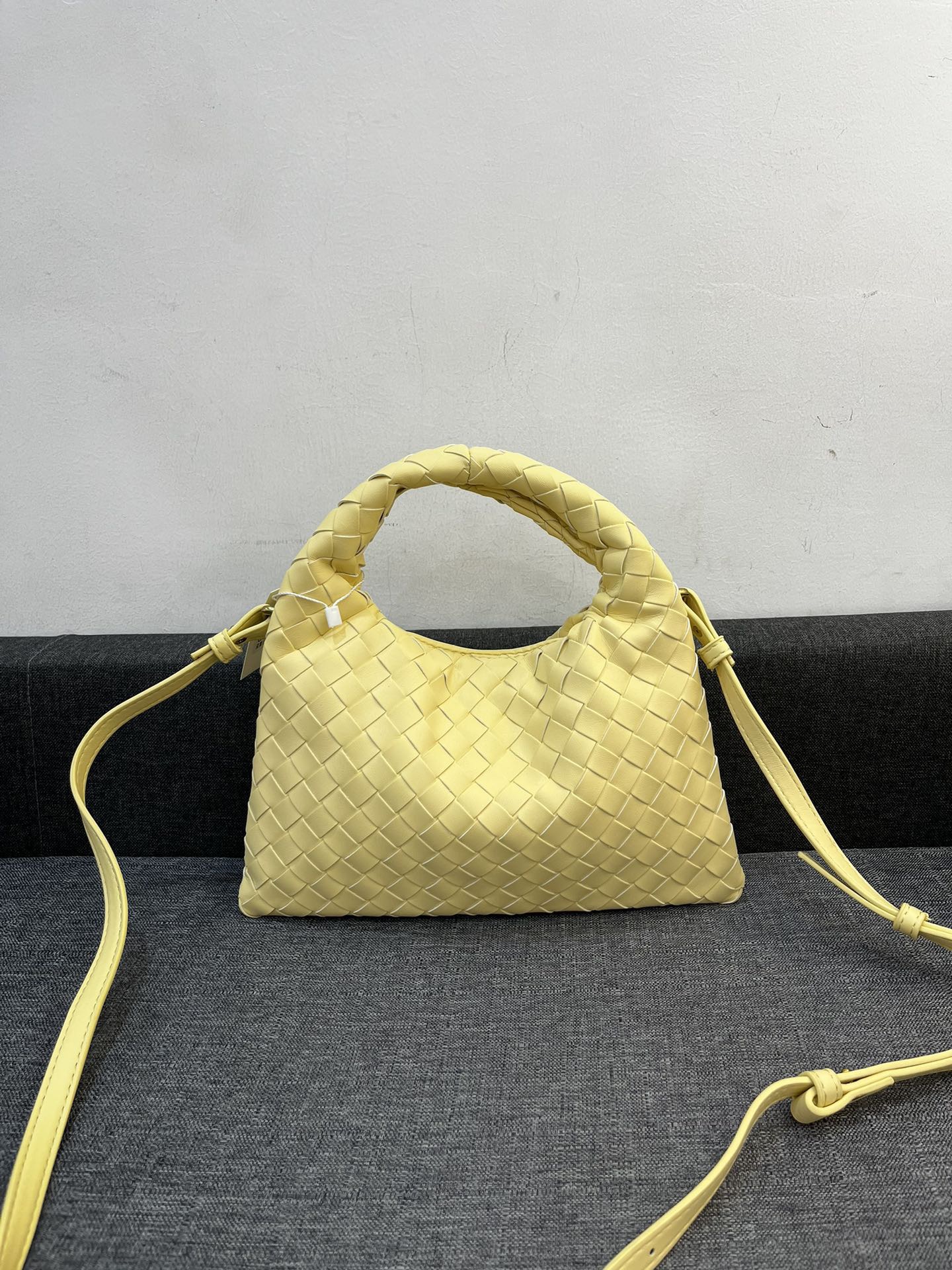 Bottega Veneta HO Shoulder Bags 28*17cm