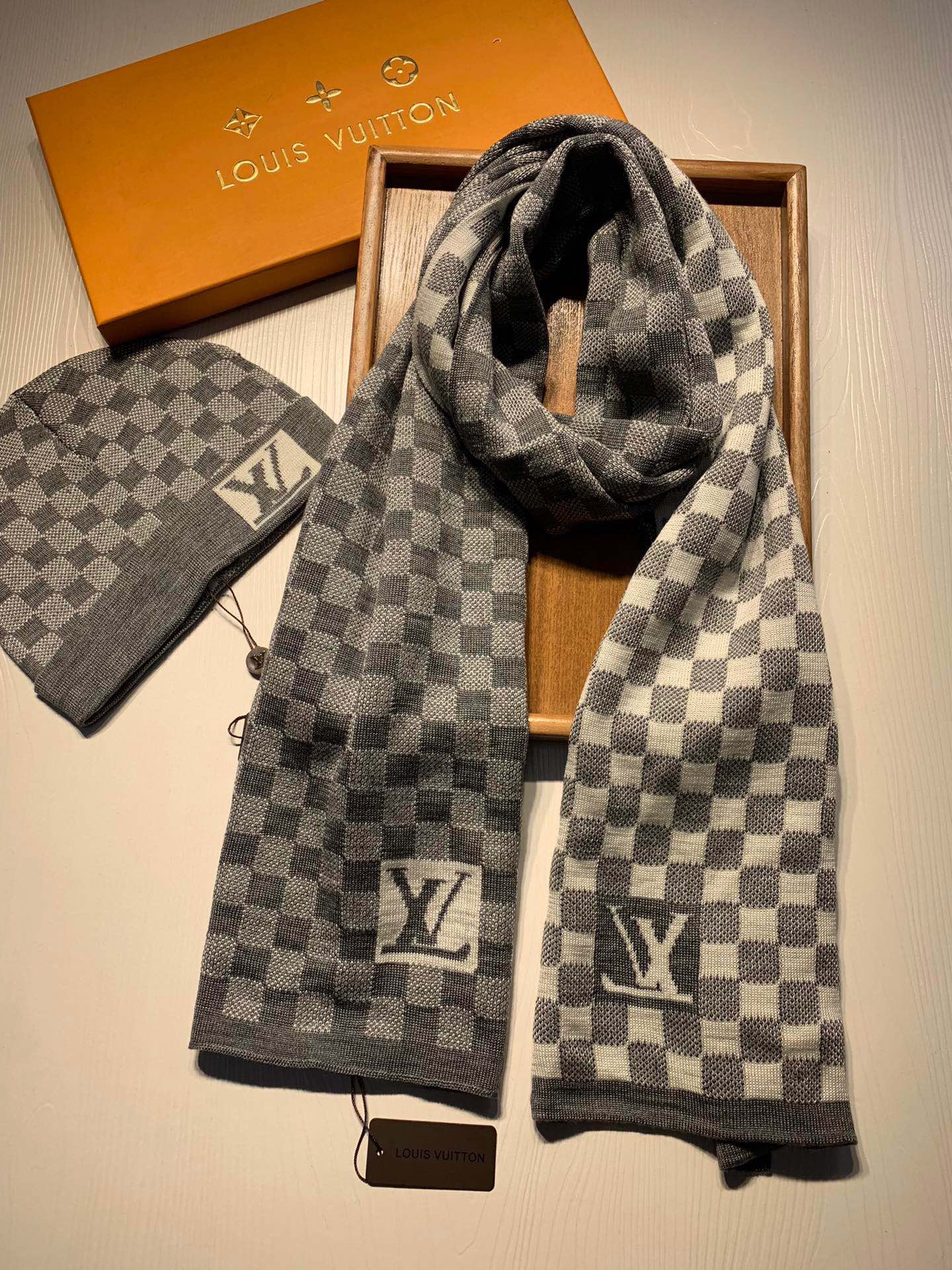 Louis Vuitton Knitted Hat+Scarf