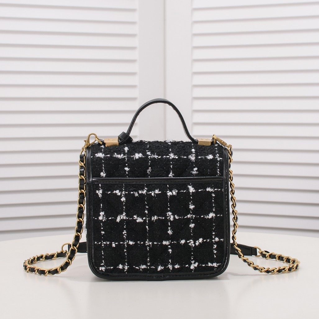 Chanel Chain Shoulder Bags Size 18*17*7cm Black White