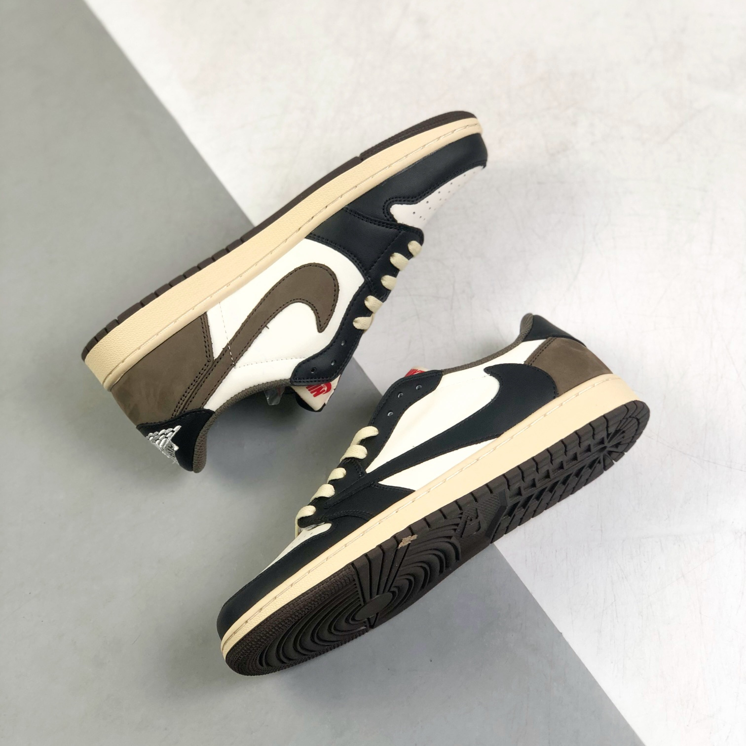 Nike Air Jordan 1 x Travis Scott Low Top Sneaker Shoes Gr. 36-46