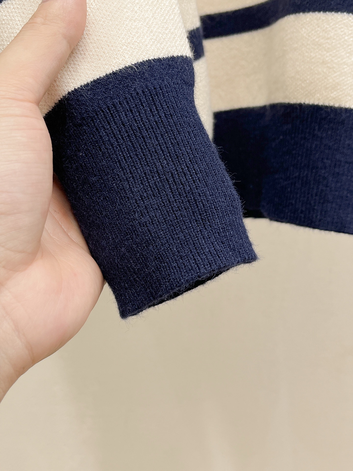 Gucci Unisex Sweatshirt Size M-XXXL