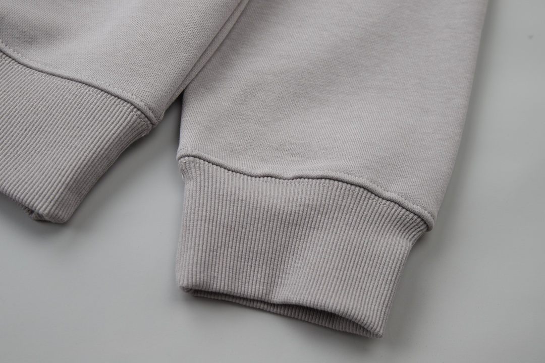 Loewe Unisex Sweatshirt Size S-XL