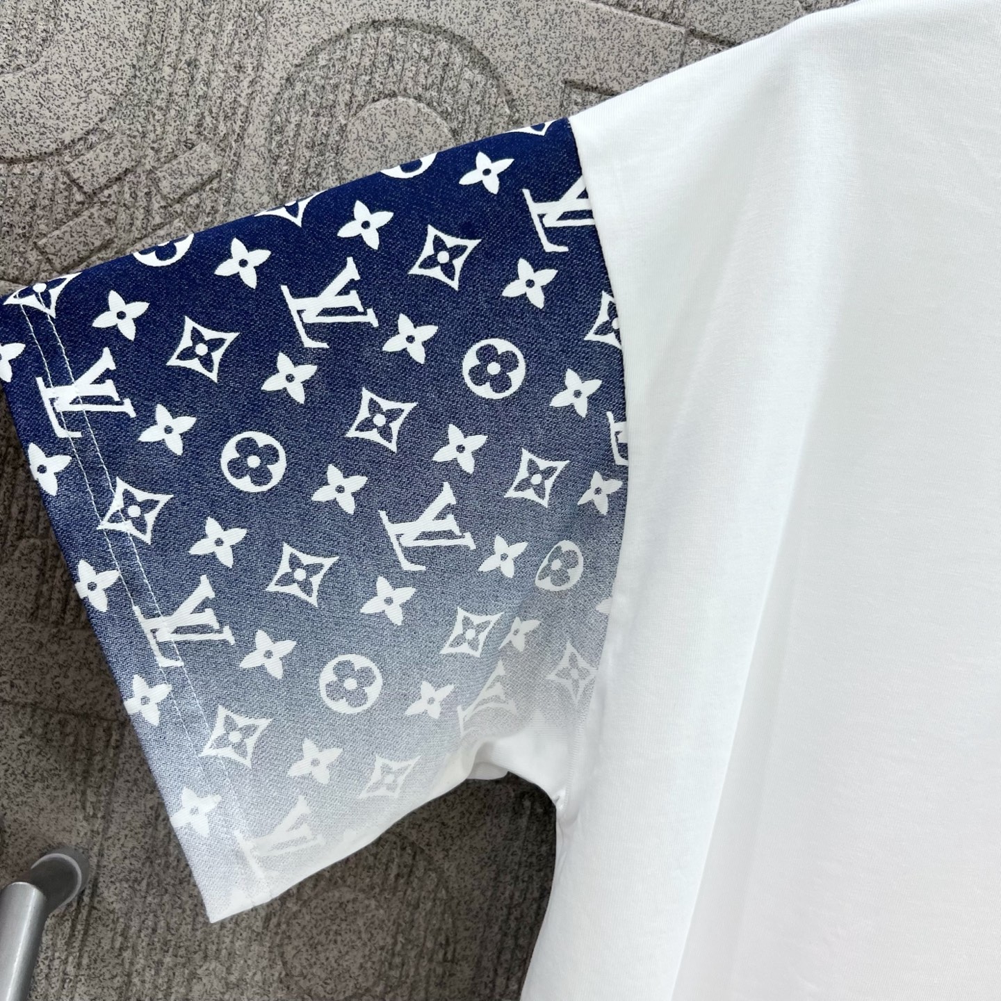 Louis Vuitton T Shirt  Embroider Logo Size XS-L