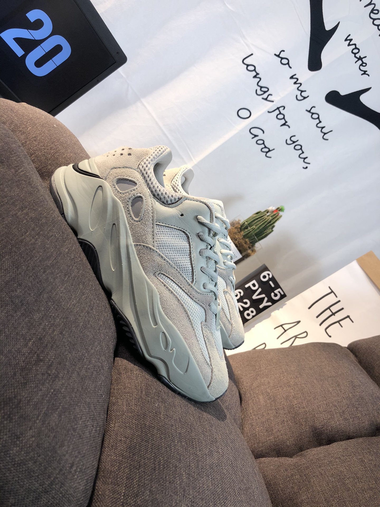 Yeezy 700 Boost Mens/Women's Sneakers Shoes 36 - 45