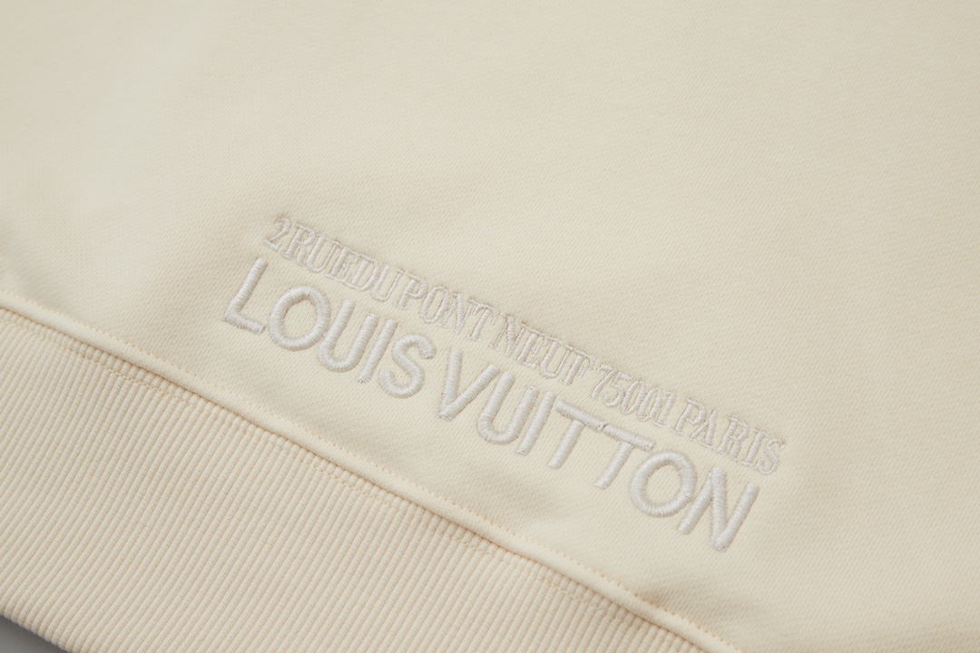 Louis Vuitton Unisex Sweatshirt Size S-XL