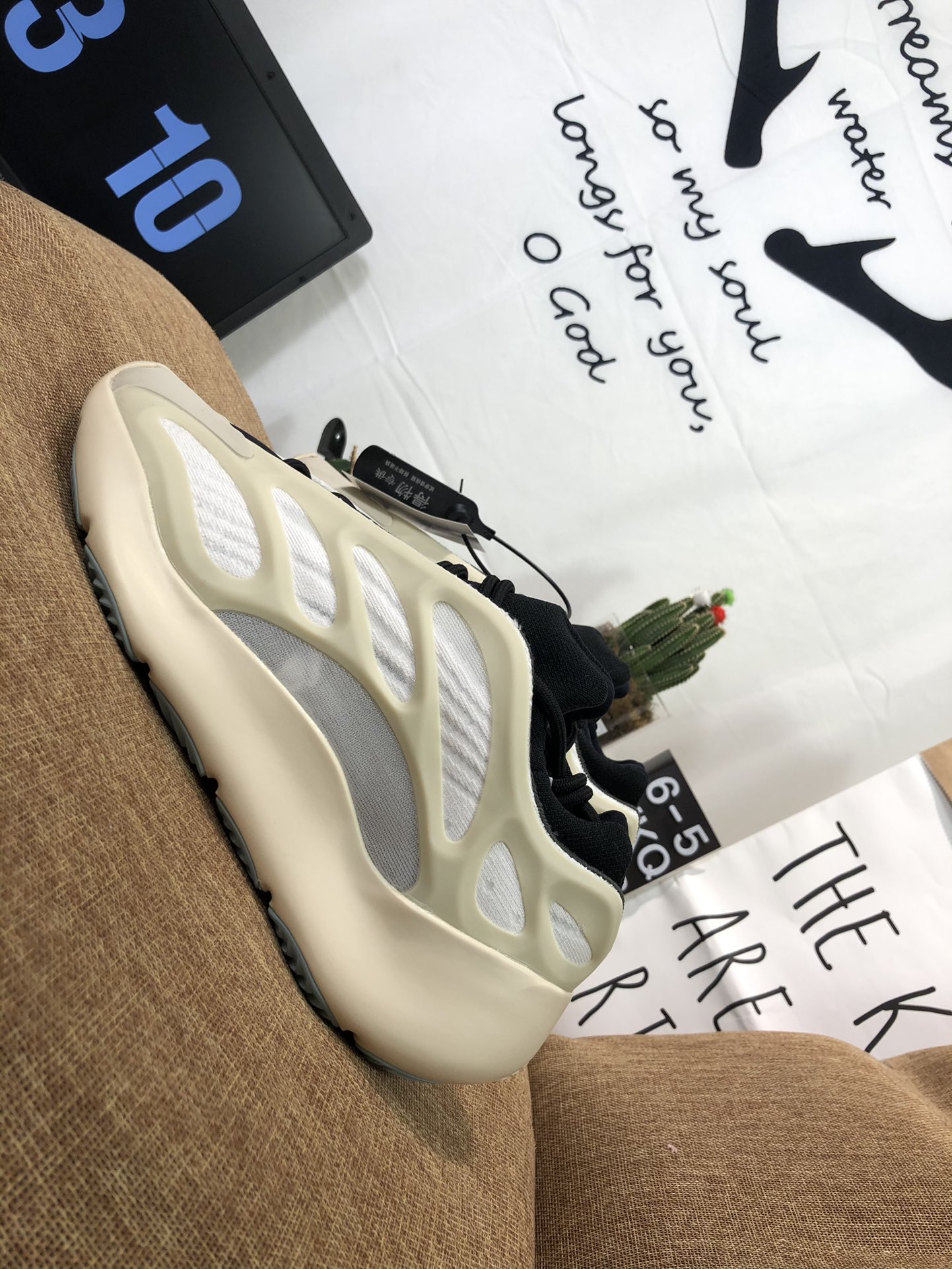 Yeezy 700 V3  Azael  Mens/Women's Sneakers Shoes 36 - 45