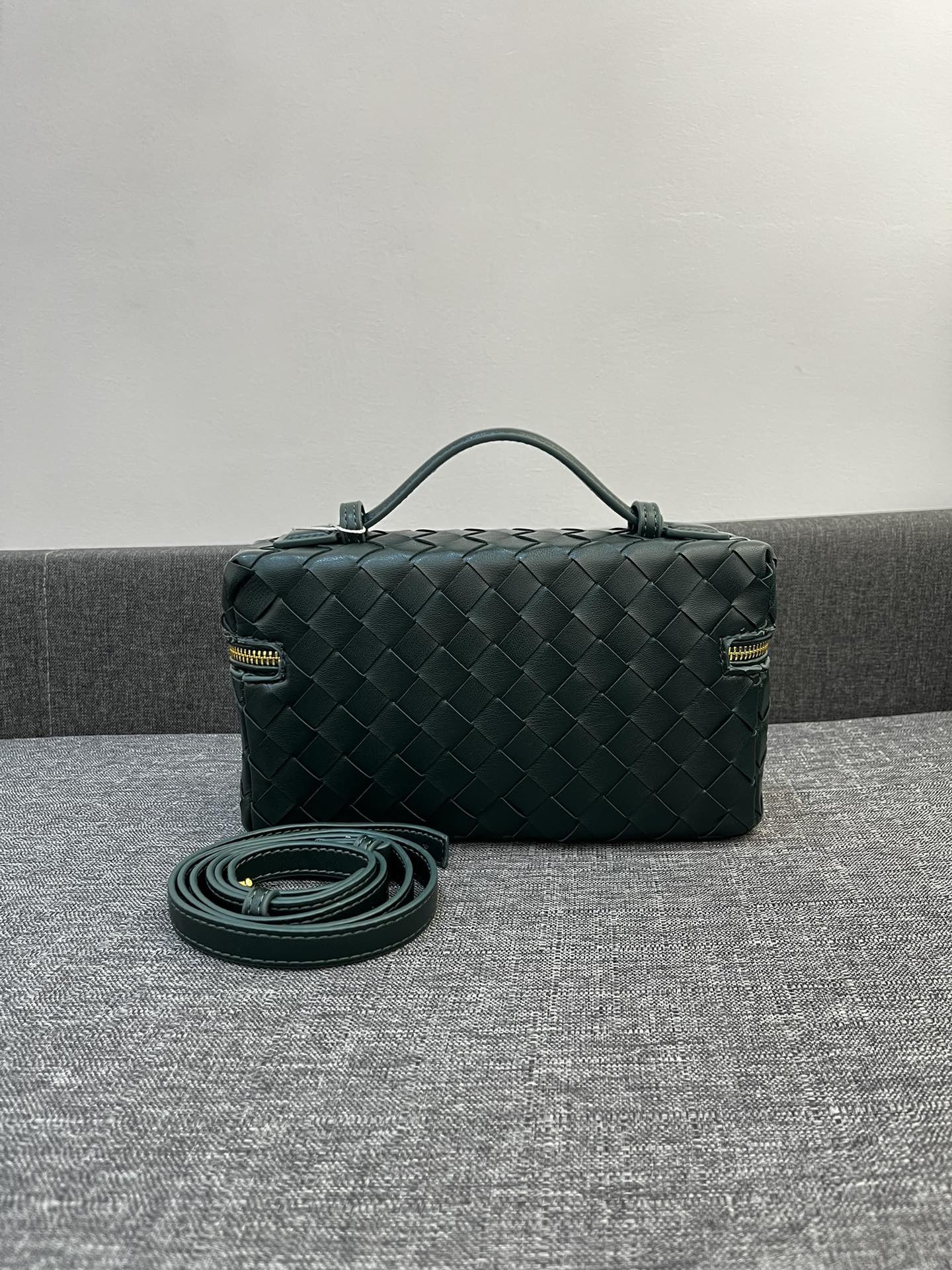 Bottega Veneta Vanity Case Shoulder Bags 24*13*6cm