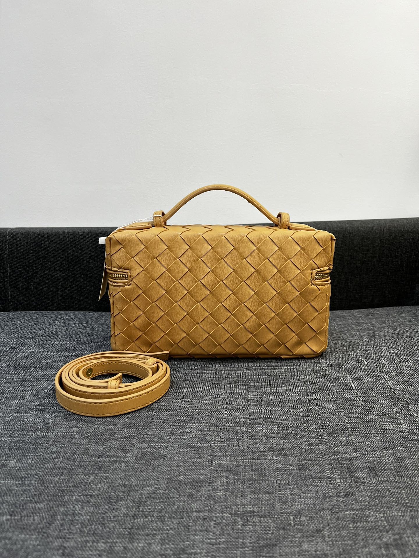 Bottega Veneta Vanity Case Shoulder Bags 24*13*6cm