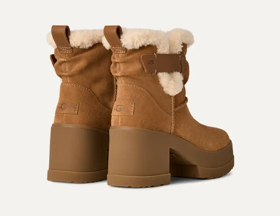 UGG Women's Moxy Pull On