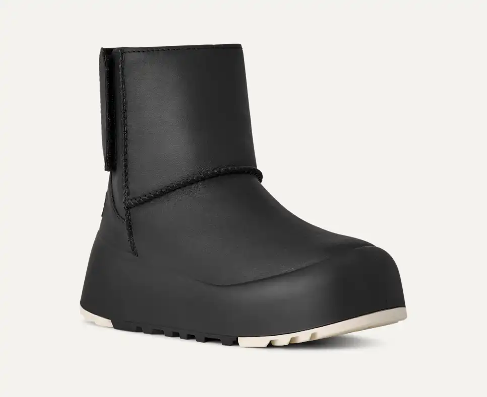UGG Women's Classic StreetScape Leather