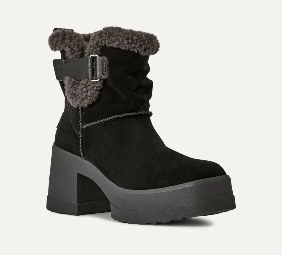 UGG Women's Moxy Pull On