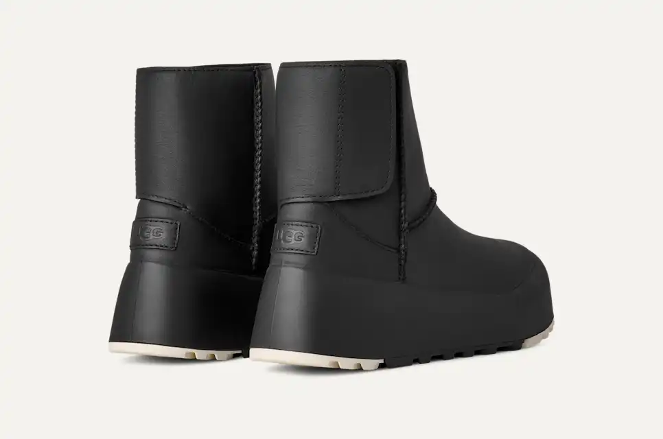 UGG Women's Classic StreetScape Leather
