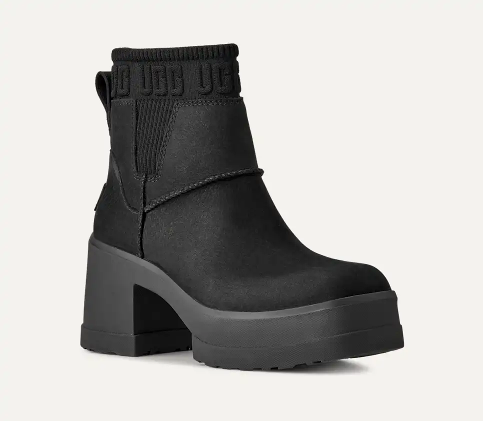 UGG Women's Moxy Chelsea