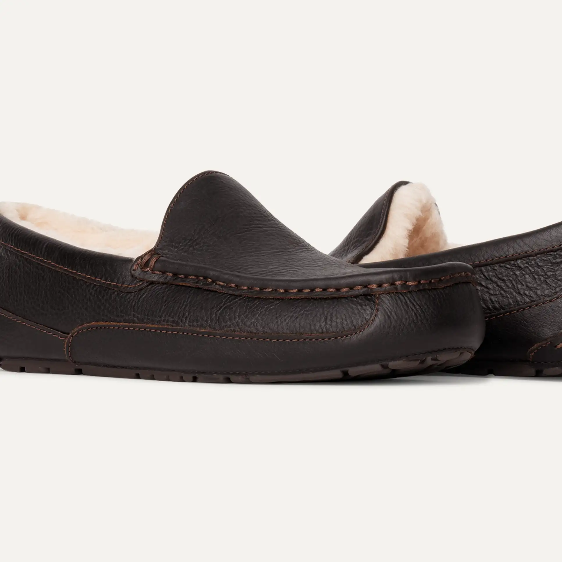 UGG Men's Ascot Leather Slipper