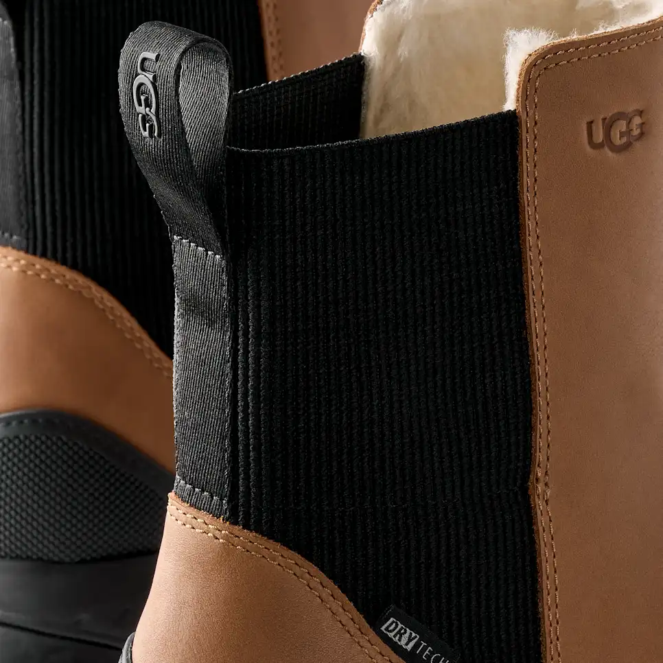 UGG Women's MetroTrek Chelsea