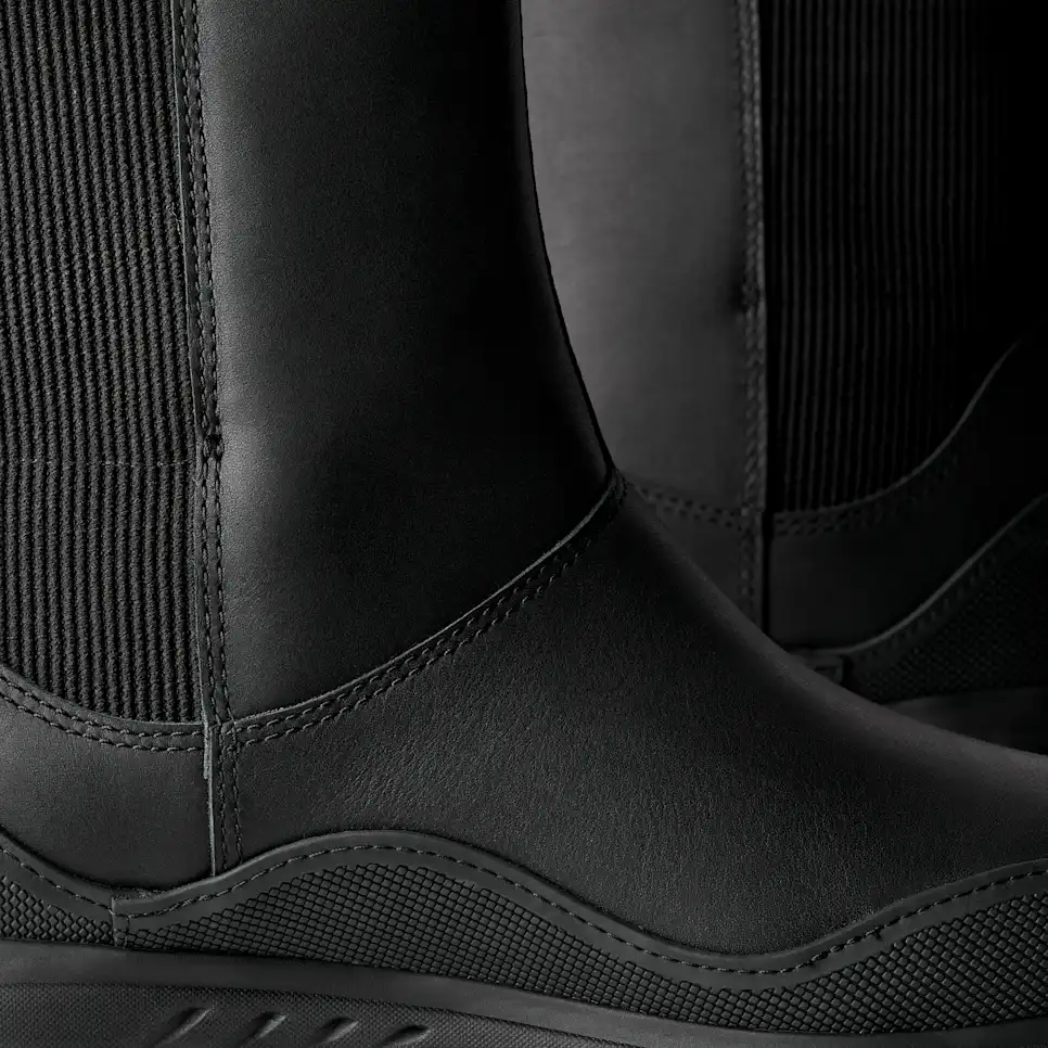 UGG Women's MetroTrek Chelsea