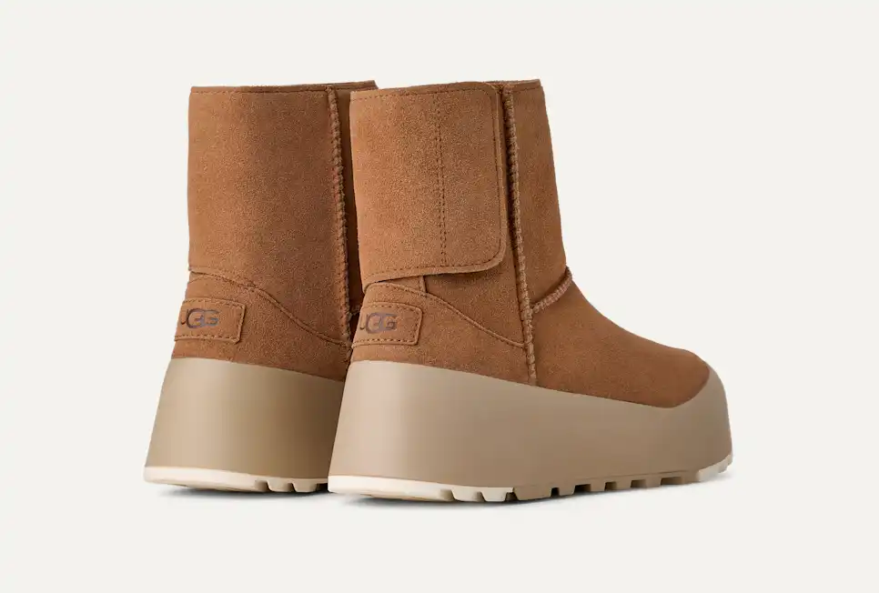 UGG Women's Classic StreetScape