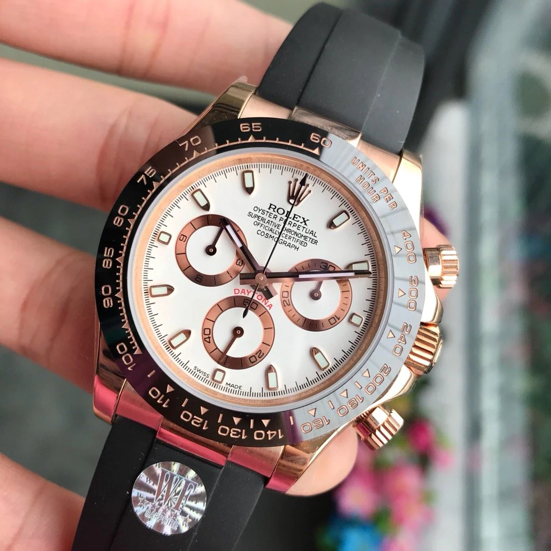 DAYTONA ROSE GOLD CASE 40MM WHITE DIAL RUBBER STRAP