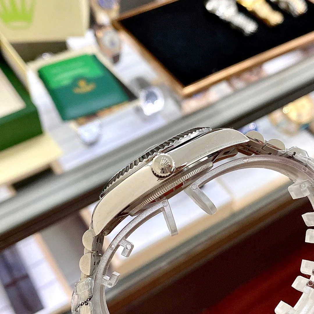 DATEJUST 40MM STAINLESS STEEL STRAP