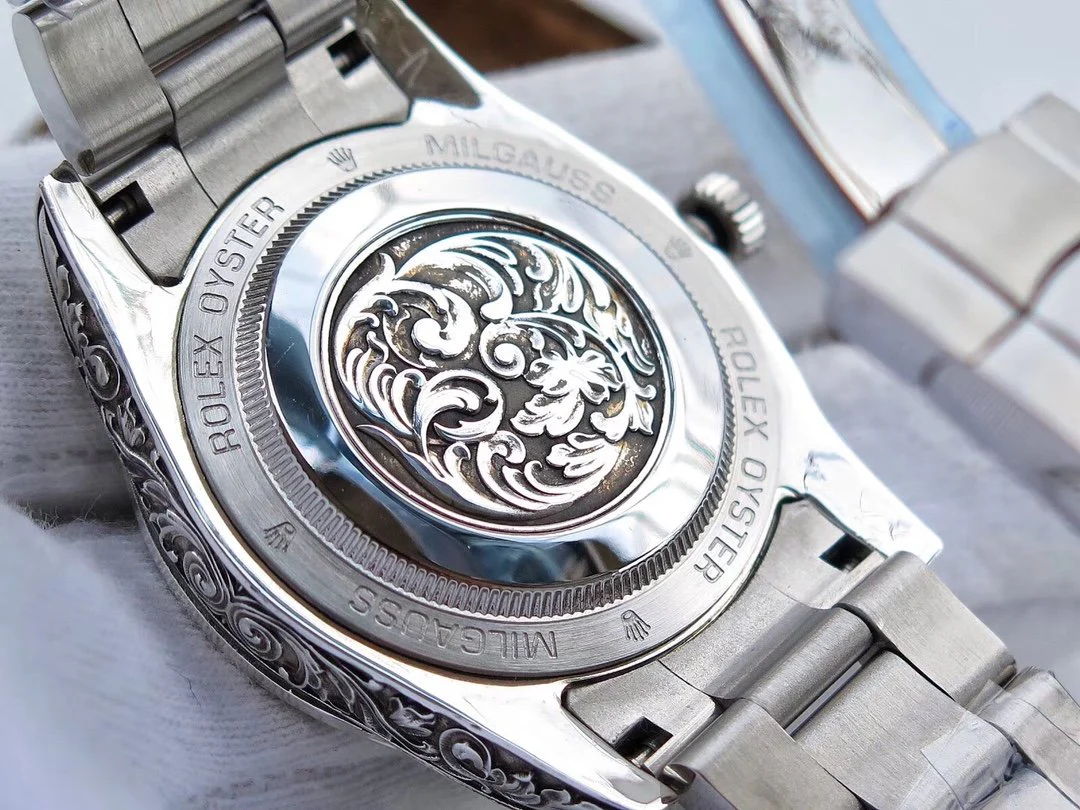 MILGAUSS 40 HAND ENGRAVED CASE WHITE DIAL