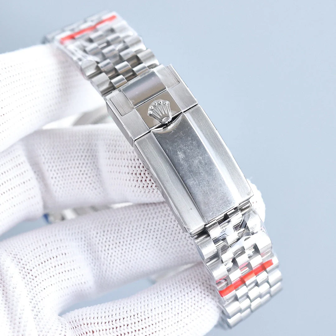 GMT-MASTER II CUSTOM GREEN BLACK BEZEL JUBILEE BRACELET