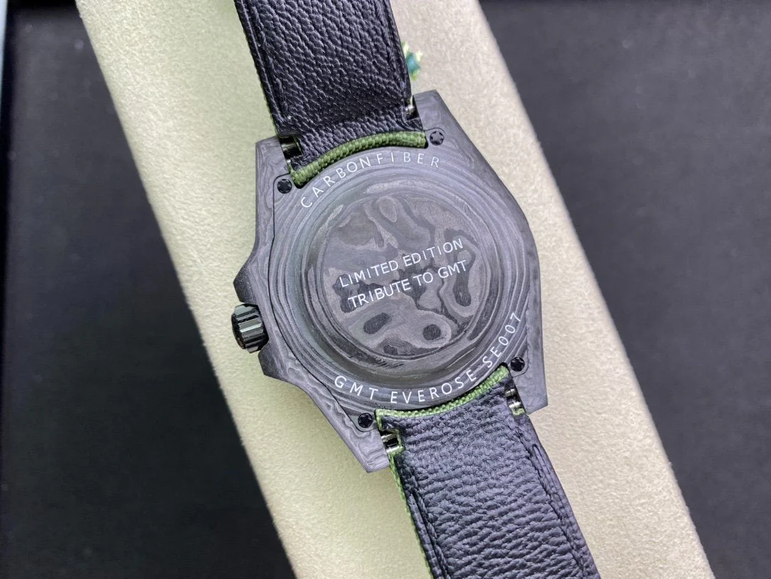 GMT - MASTER II CARBON CASE KHAKI DIAL