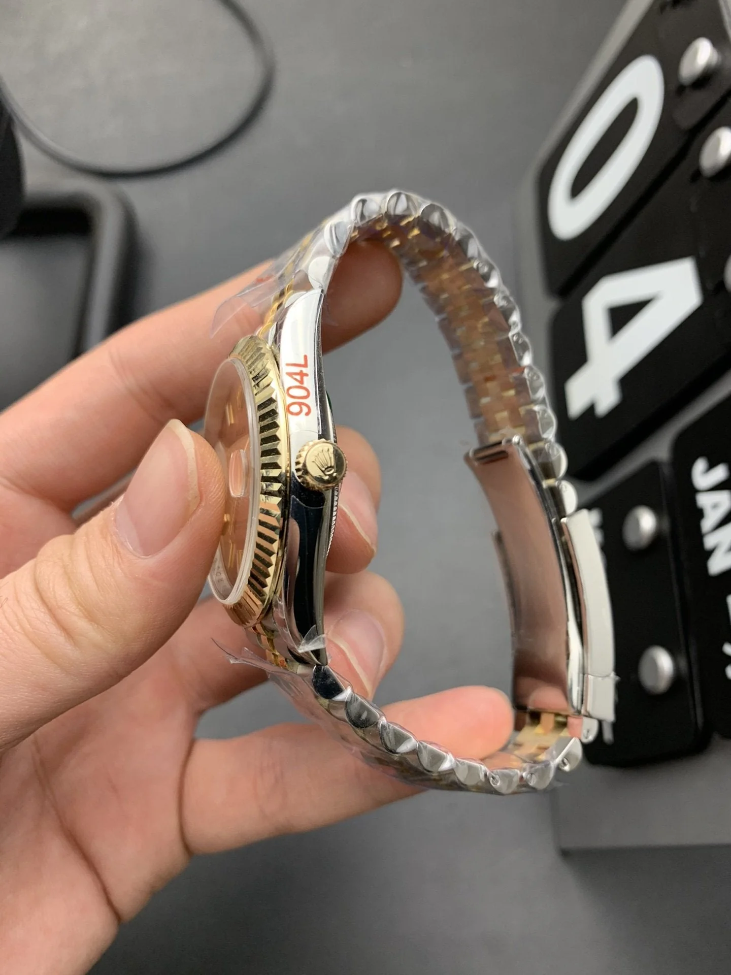 DATEJUST II 41 CHAMPAGNE DIAL JUBILEE BRACELET