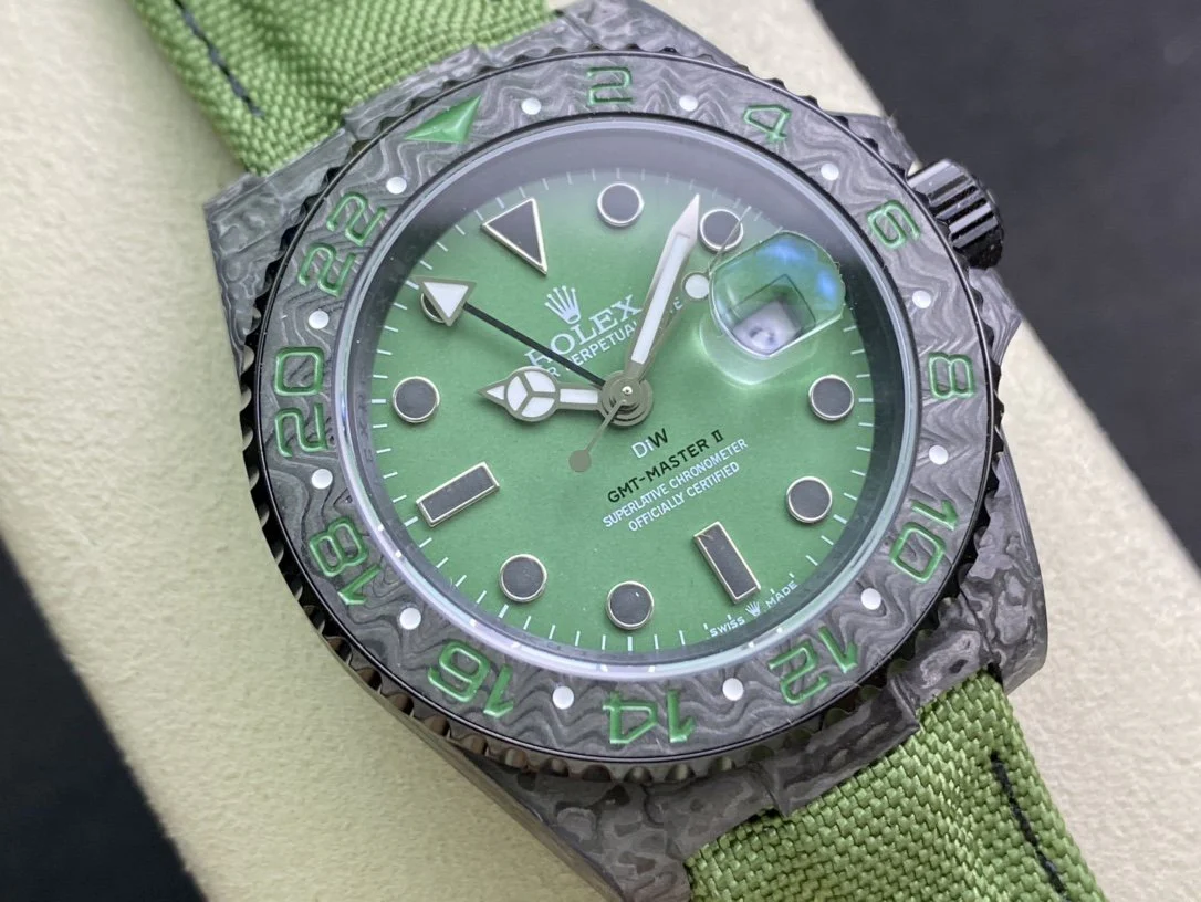GMT - MASTER II CARBON CASE KHAKI DIAL