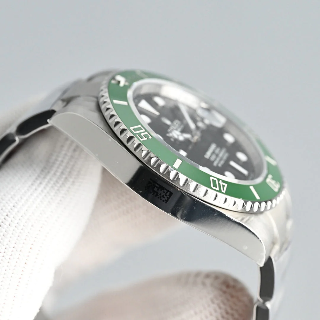 Rolex Submariner 41mm Silver Green Black Dial