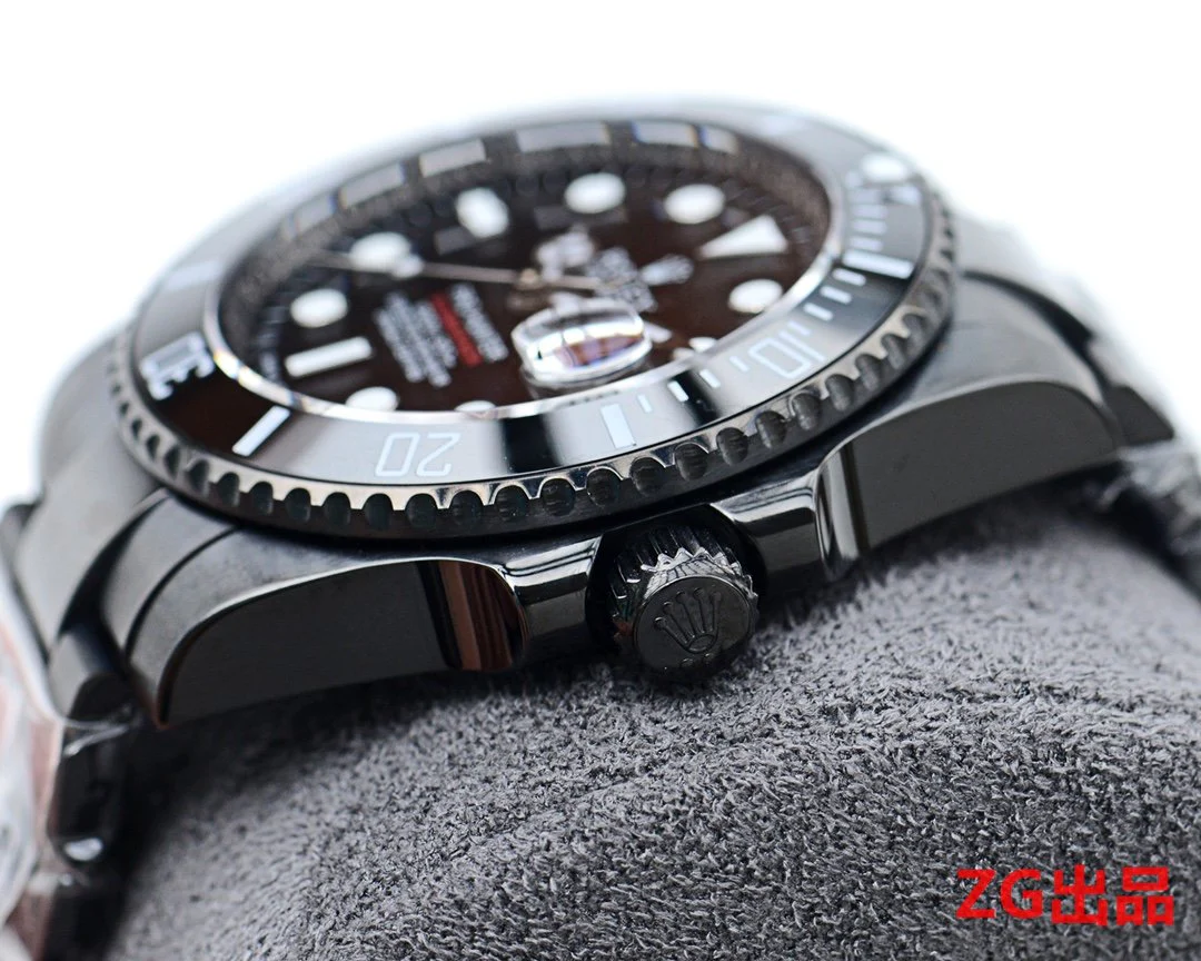 SUBMARINER DATE 40 CUSTOM ALL BLACK PRO HUNTER